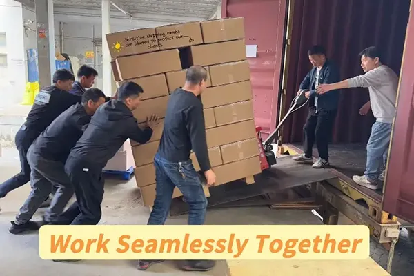 कुशल लोडिङ - स्किनकेयर पेपर बक्सहरूको 40HQ कन्टेनर